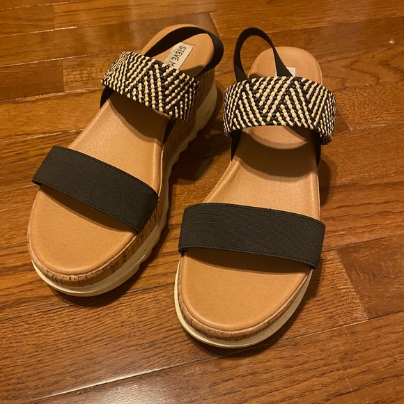 Steve Madden platform Sandal! - Picture 3 of 3